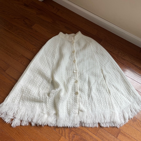 Vintage Ivory Sweater Cape - Picture 3 of 6